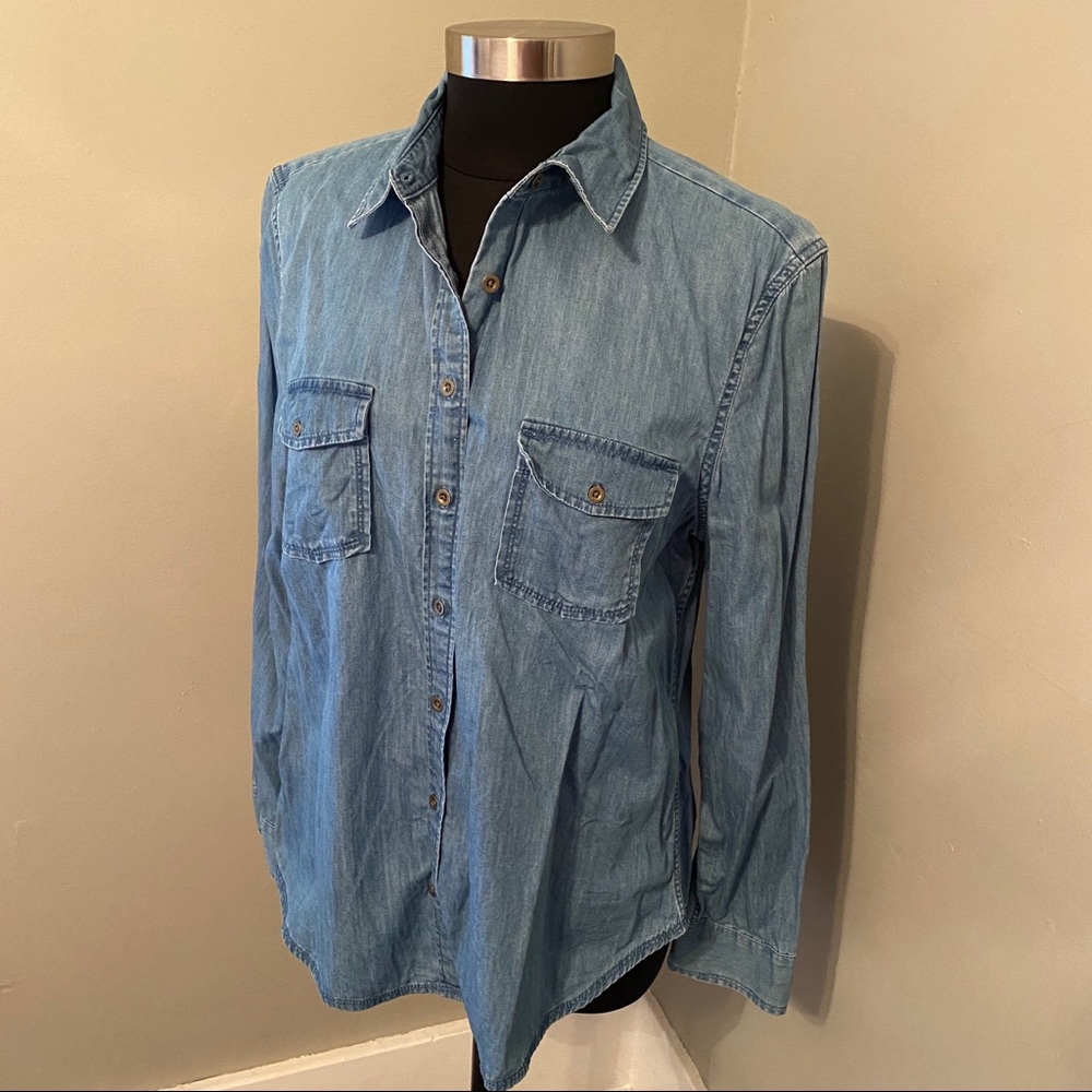 New Light Jean Button Down With Pockets Never Worn - image 2